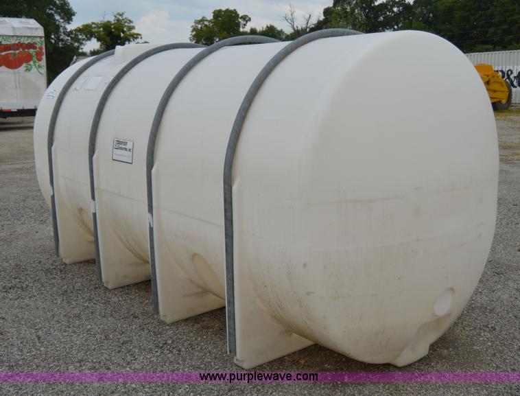 image for item I6495 1,700 gallon water tank