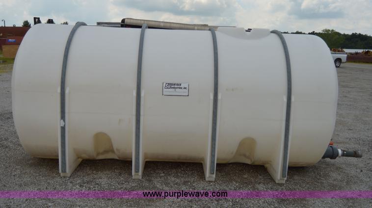 image for item I6495 1,700 gallon water tank