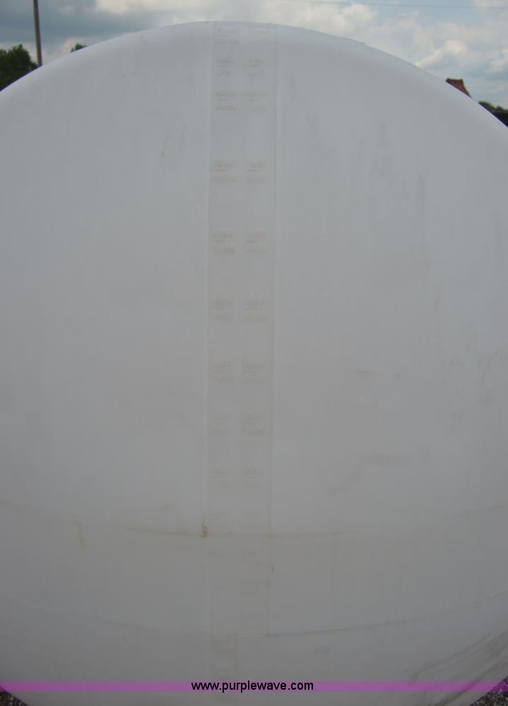 image for item I6495 1,700 gallon water tank