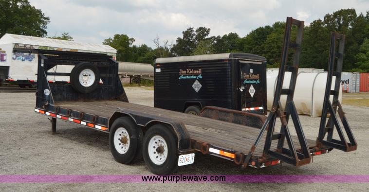 image for item I6497 2003 L&L gooseneck trailer