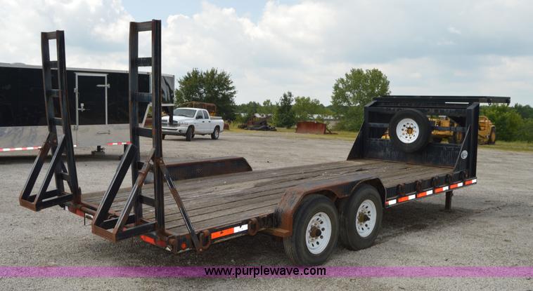 image for item I6497 2003 L&L gooseneck trailer