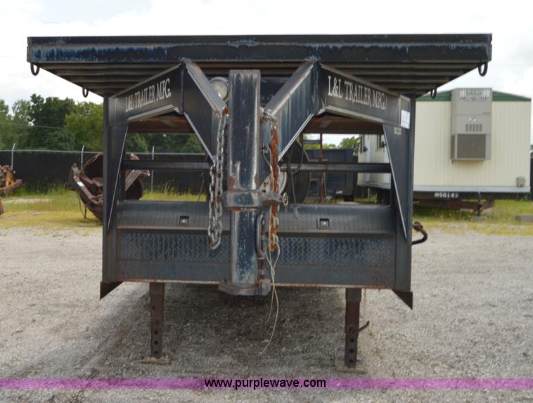image for item I6497 2003 L&L gooseneck trailer
