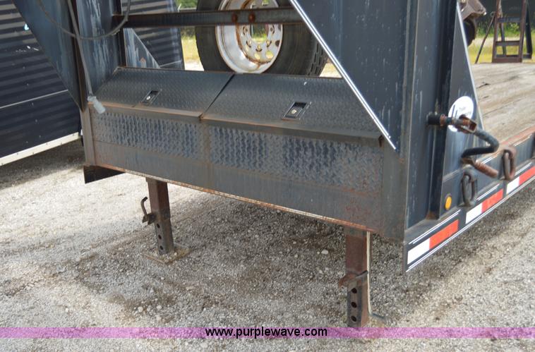 image for item I6497 2003 L&L gooseneck trailer