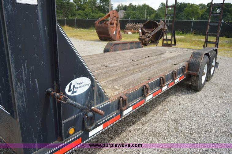 image for item I6497 2003 L&L gooseneck trailer