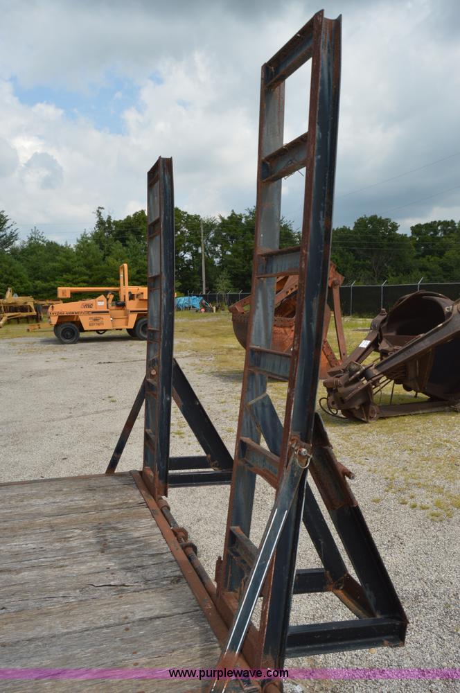 image for item I6497 2003 L&L gooseneck trailer