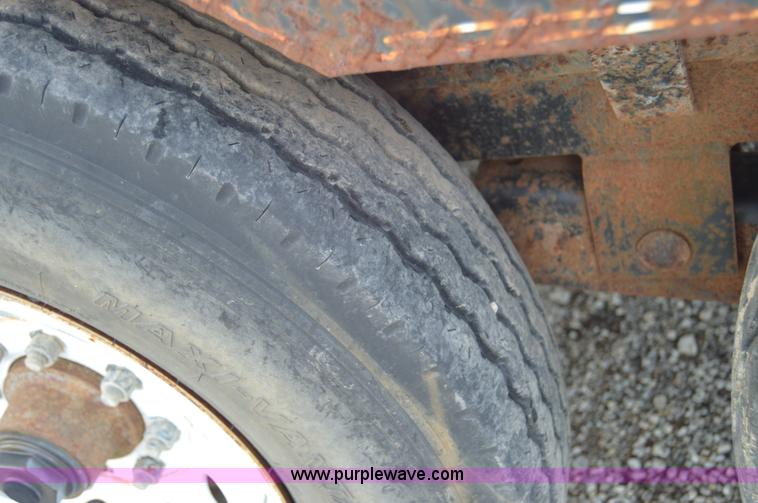 image for item I6497 2003 L&L gooseneck trailer