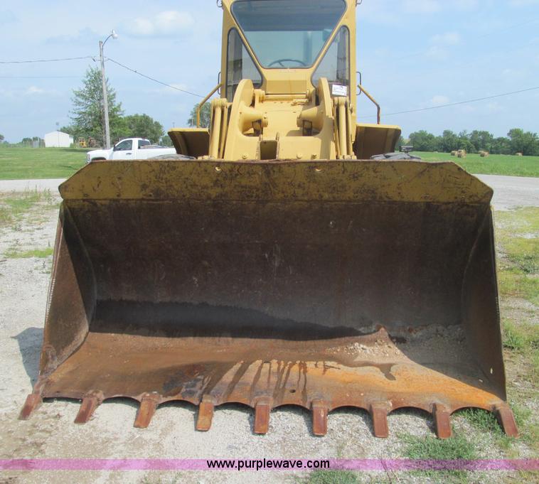 image for item I8985 1967 Caterpillar 950 articulated wheel loader
