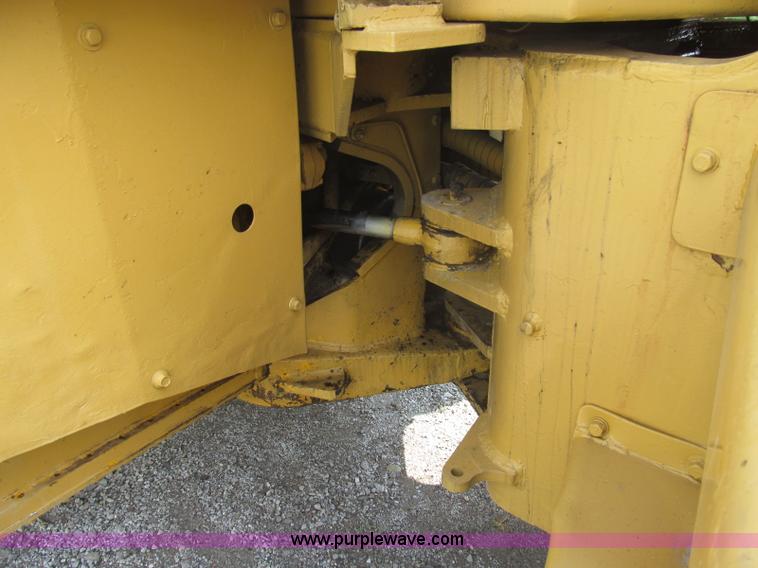 image for item I8985 1967 Caterpillar 950 articulated wheel loader