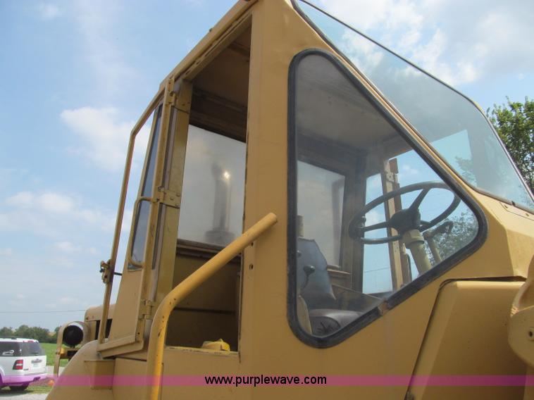 image for item I8985 1967 Caterpillar 950 articulated wheel loader