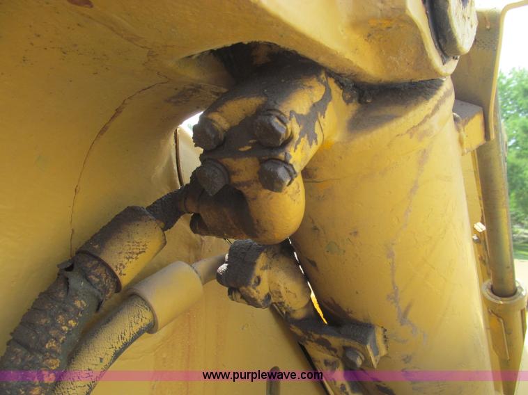 image for item I8985 1967 Caterpillar 950 articulated wheel loader