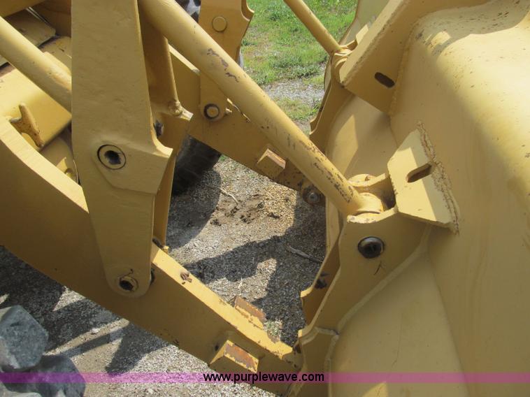 image for item I8985 1967 Caterpillar 950 articulated wheel loader