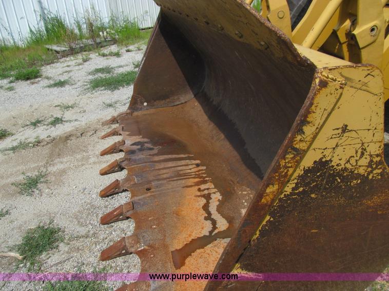 image for item I8985 1967 Caterpillar 950 articulated wheel loader