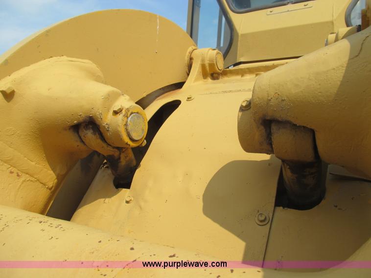 image for item I8985 1967 Caterpillar 950 articulated wheel loader
