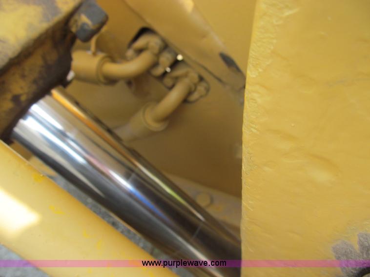 image for item I8985 1967 Caterpillar 950 articulated wheel loader