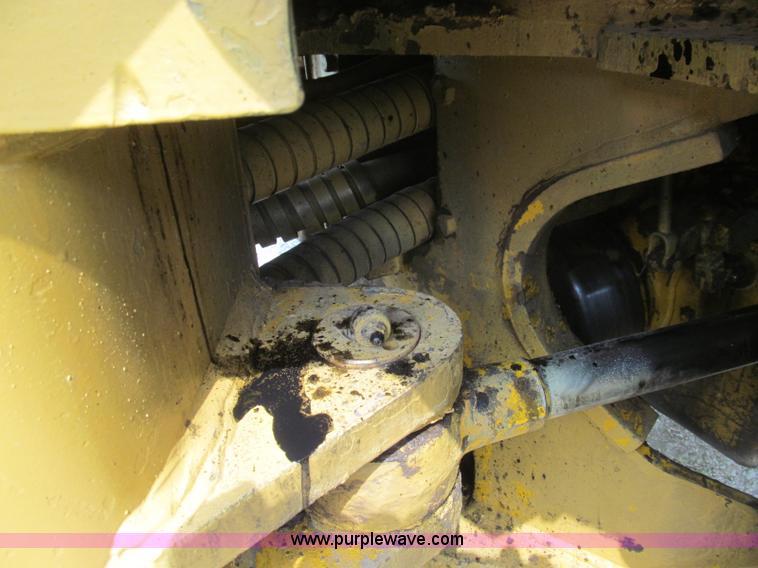image for item I8985 1967 Caterpillar 950 articulated wheel loader