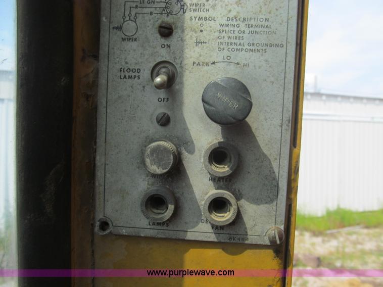 image for item I8985 1967 Caterpillar 950 articulated wheel loader