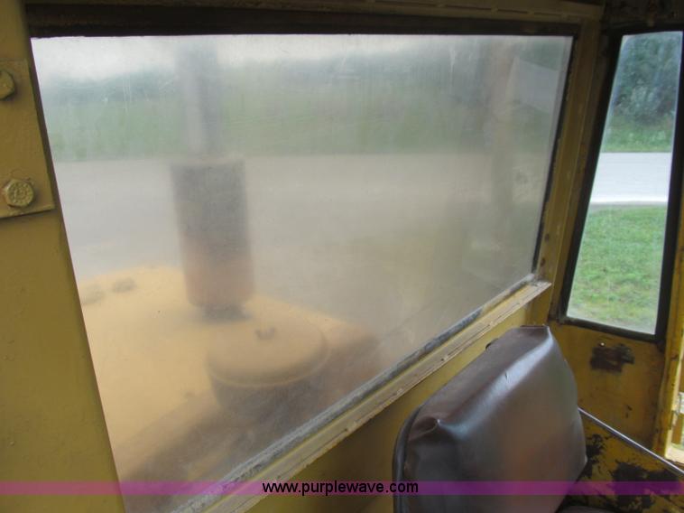 image for item I8985 1967 Caterpillar 950 articulated wheel loader