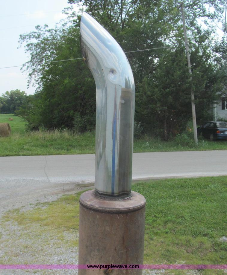 image for item I8985 1967 Caterpillar 950 articulated wheel loader