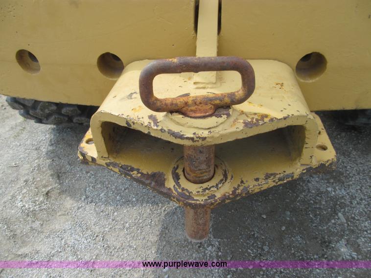 image for item I8985 1967 Caterpillar 950 articulated wheel loader