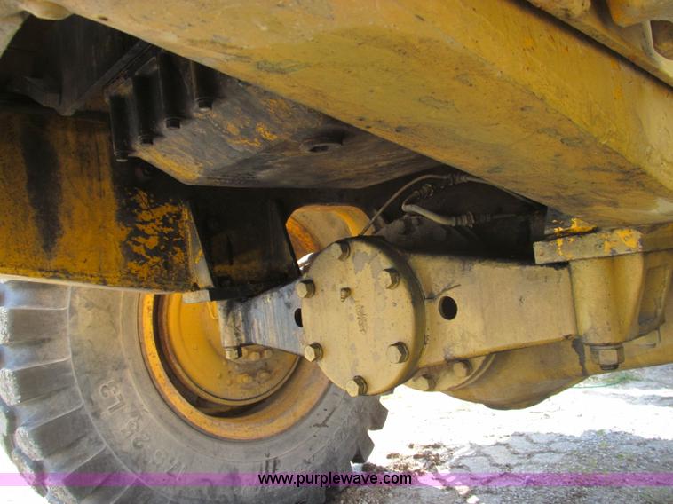image for item I8985 1967 Caterpillar 950 articulated wheel loader