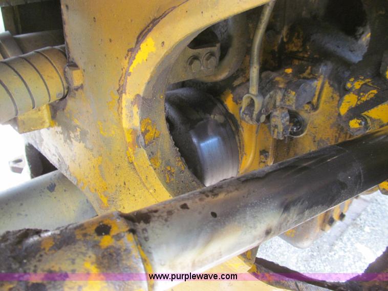 image for item I8985 1967 Caterpillar 950 articulated wheel loader