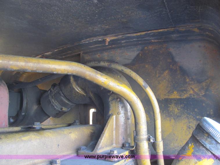 image for item I8985 1967 Caterpillar 950 articulated wheel loader