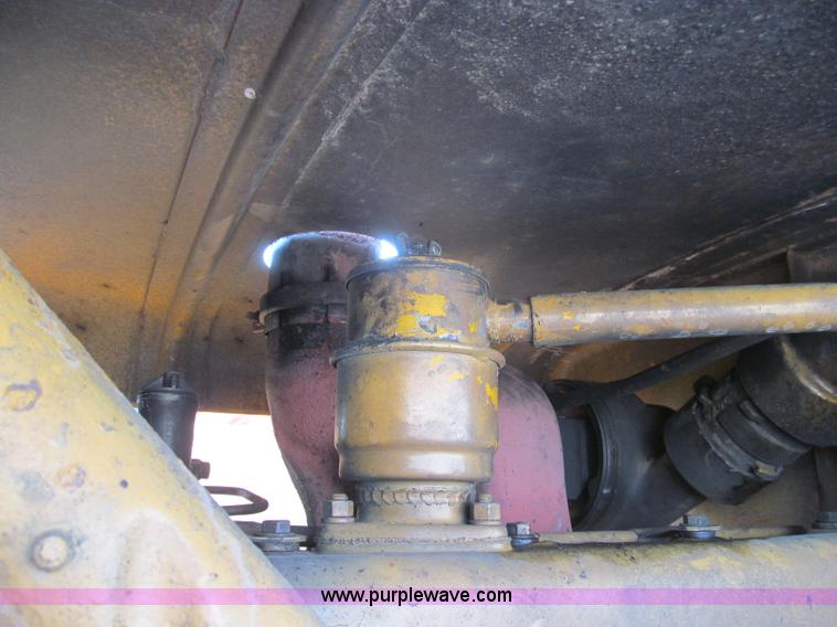 image for item I8985 1967 Caterpillar 950 articulated wheel loader