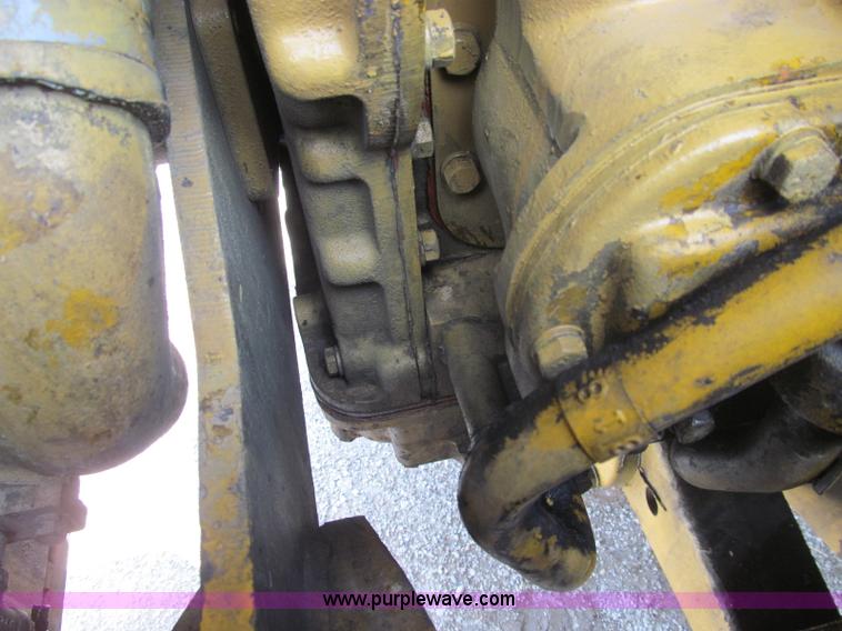 image for item I8985 1967 Caterpillar 950 articulated wheel loader
