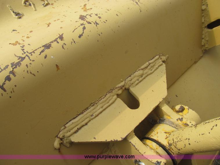 image for item I8985 1967 Caterpillar 950 articulated wheel loader