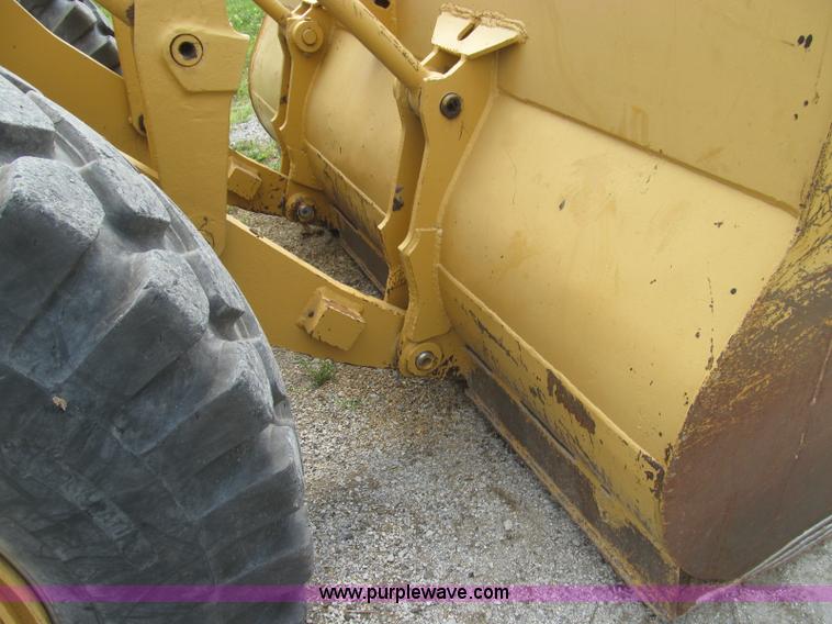 image for item I8985 1967 Caterpillar 950 articulated wheel loader