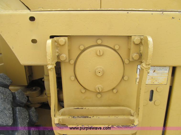 image for item I8985 1967 Caterpillar 950 articulated wheel loader