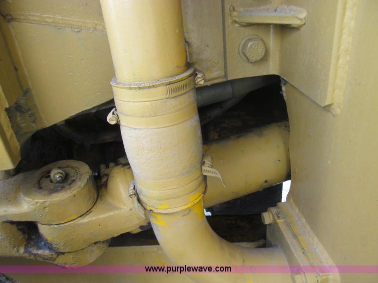 image for item I8985 1967 Caterpillar 950 articulated wheel loader