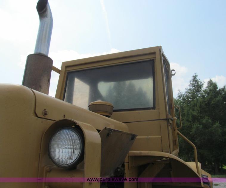 image for item I8985 1967 Caterpillar 950 articulated wheel loader