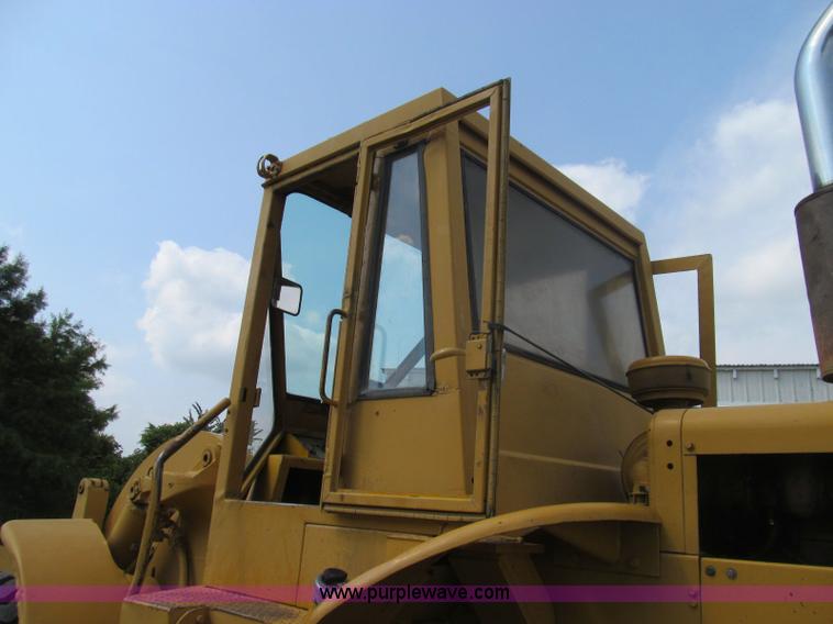 image for item I8985 1967 Caterpillar 950 articulated wheel loader