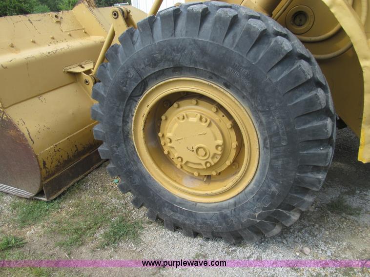 image for item I8985 1967 Caterpillar 950 articulated wheel loader