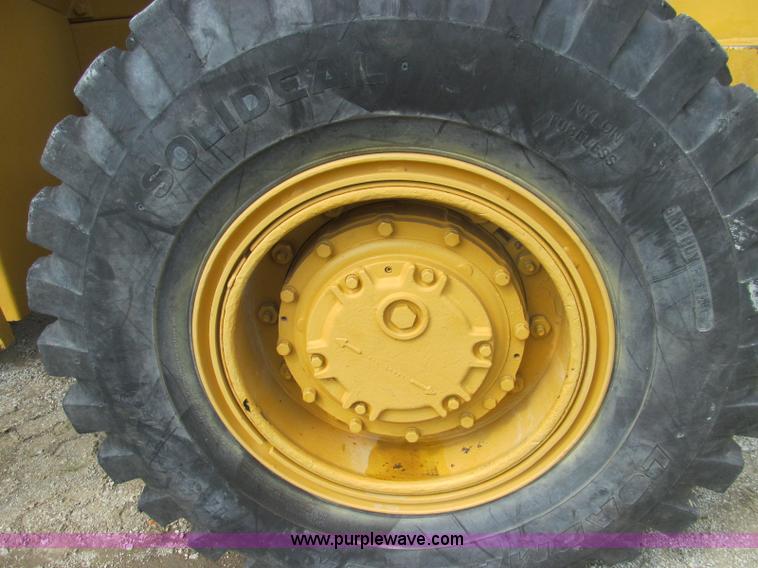 image for item I8985 1967 Caterpillar 950 articulated wheel loader
