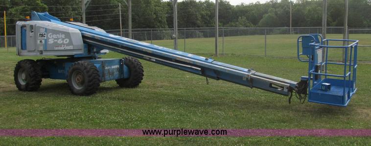 image for item I8993 1994 Genie S-60 boom lift