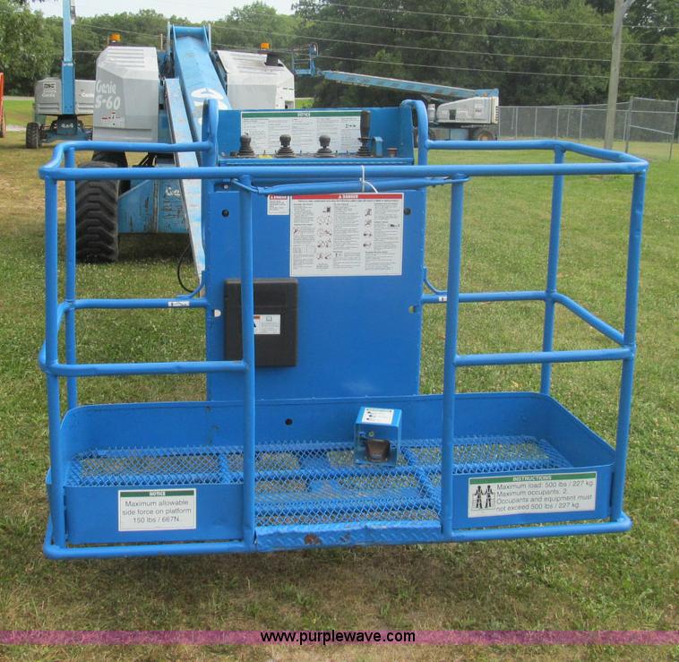 image for item I8993 1994 Genie S-60 boom lift