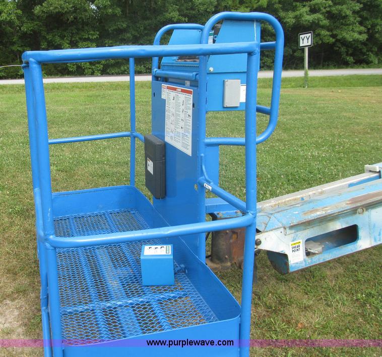 image for item I8993 1994 Genie S-60 boom lift