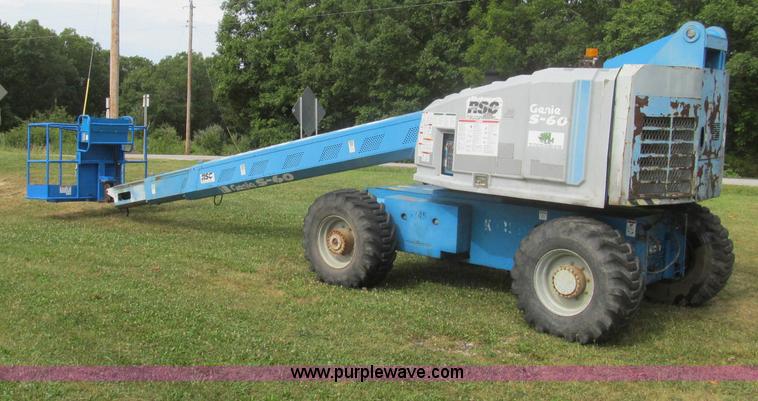 image for item I8993 1994 Genie S-60 boom lift