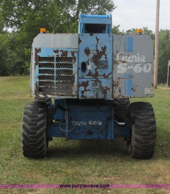 image for item I8993 1994 Genie S-60 boom lift