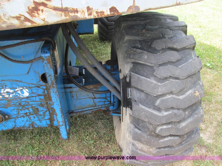 image for item I8993 1994 Genie S-60 boom lift
