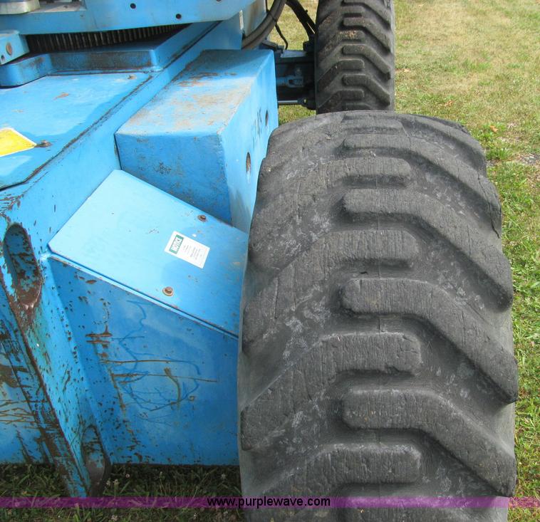 image for item I8993 1994 Genie S-60 boom lift