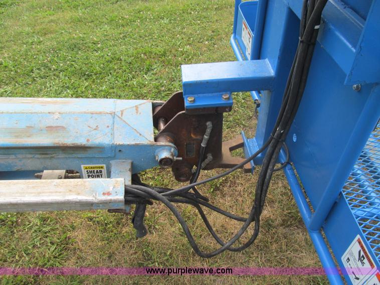 image for item I8993 1994 Genie S-60 boom lift