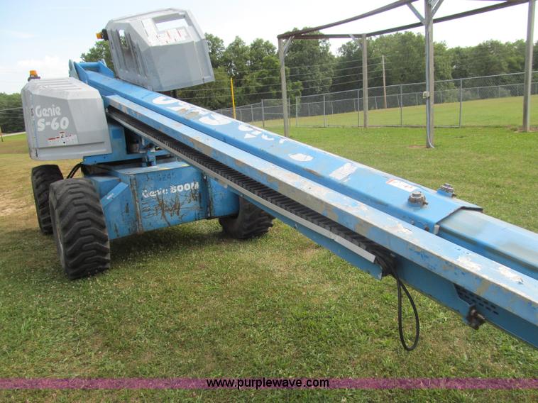 image for item I8993 1994 Genie S-60 boom lift