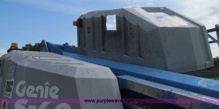 image for item I8993 1994 Genie S-60 boom lift