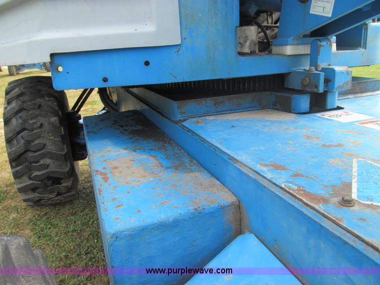 image for item I8993 1994 Genie S-60 boom lift