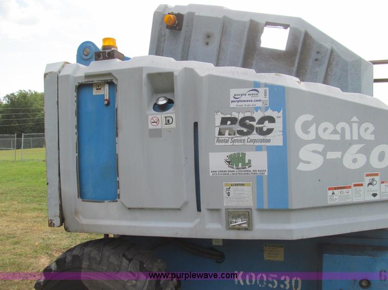 image for item I8993 1994 Genie S-60 boom lift