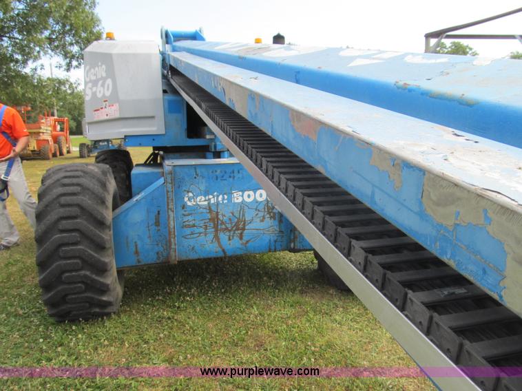 image for item I8993 1994 Genie S-60 boom lift