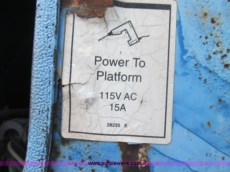 image for item I8993 1994 Genie S-60 boom lift